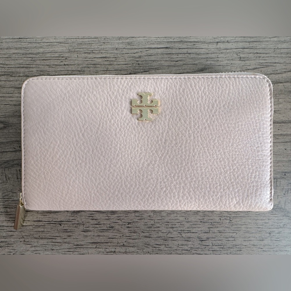 Tory Burch Zip Continental Wallet EUC Light Pink Light Oak Pebble Leathe…